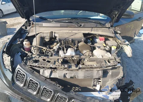 2025 Jeep Compass Latitude 4X4 из США, поврежденный, VIN 3C4NJDBN6ST528988